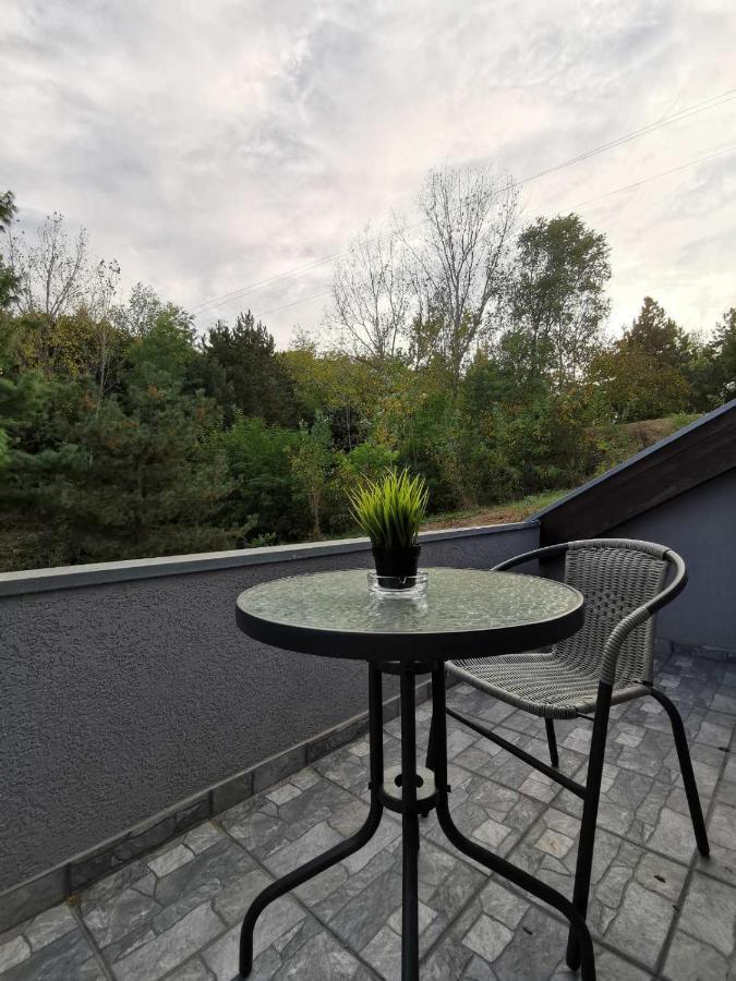 Kuca Za Odmor-Zelena Oaza Hotel Golubac Exterior foto
